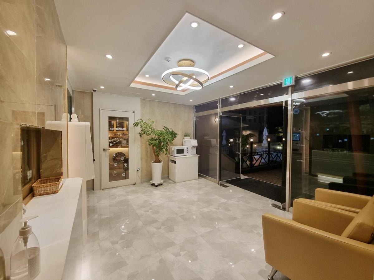 Trevi Hotel Jeju Eksteriør billede