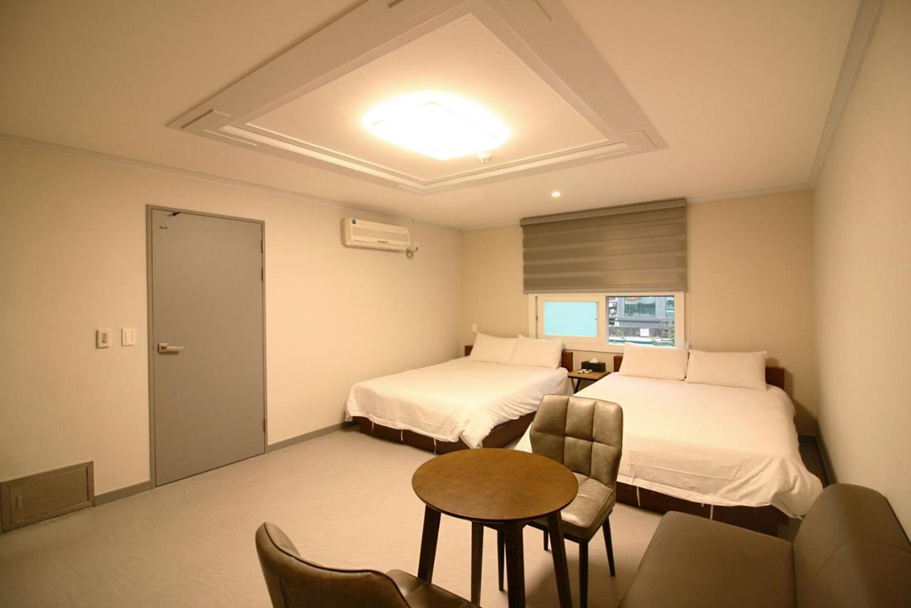 Trevi Hotel Jeju Eksteriør billede