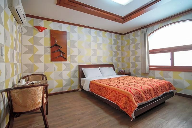 Trevi Hotel Jeju Eksteriør billede